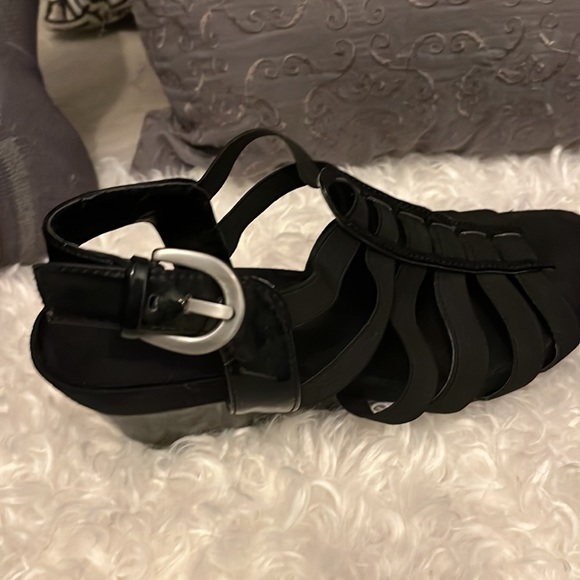Aerosol Black size 8 sandal gently worn really good condition - Picture 2 of 7